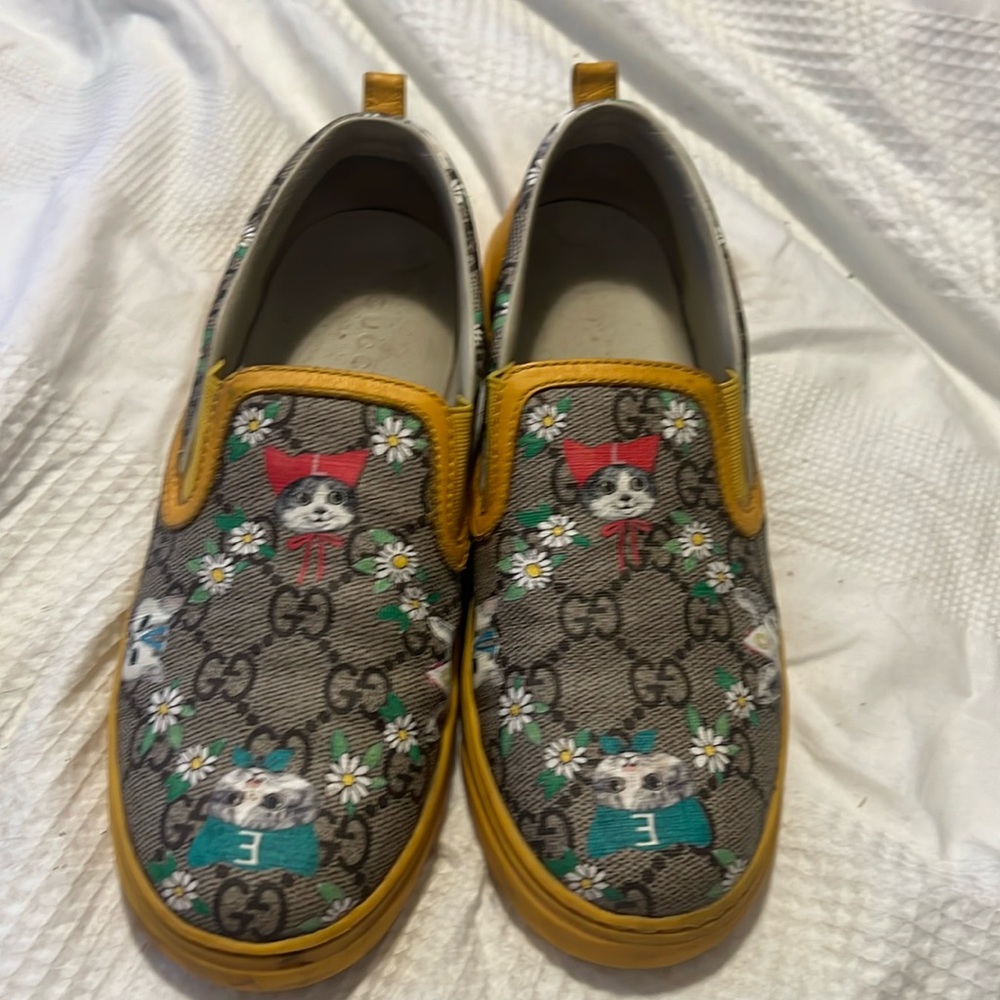 Gucci cat love shoes